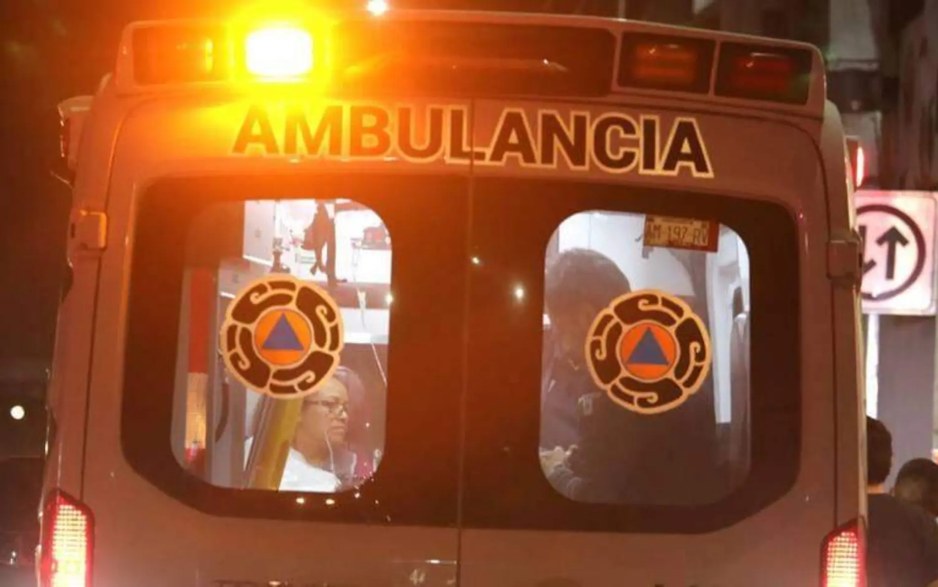 Ambulancia acude a un reporte ciudadano